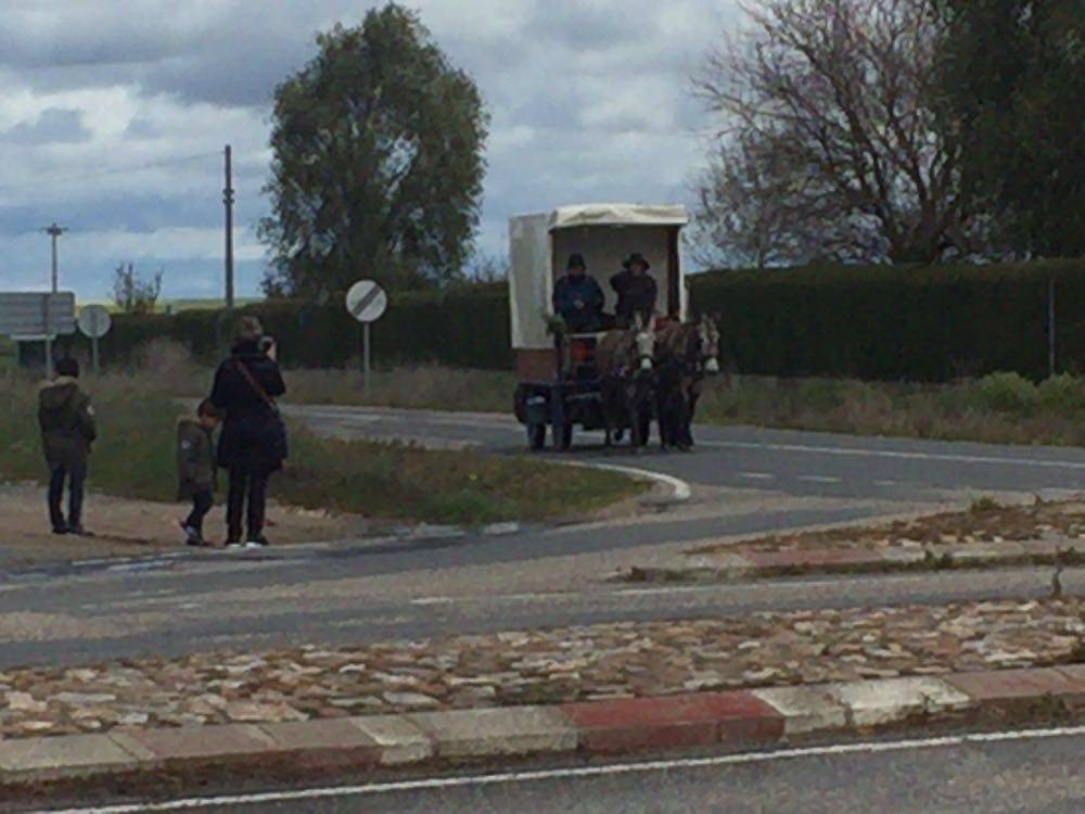 Los cuatro jubilados que van de Llodio al Rocio hacen noche en Cantalpino