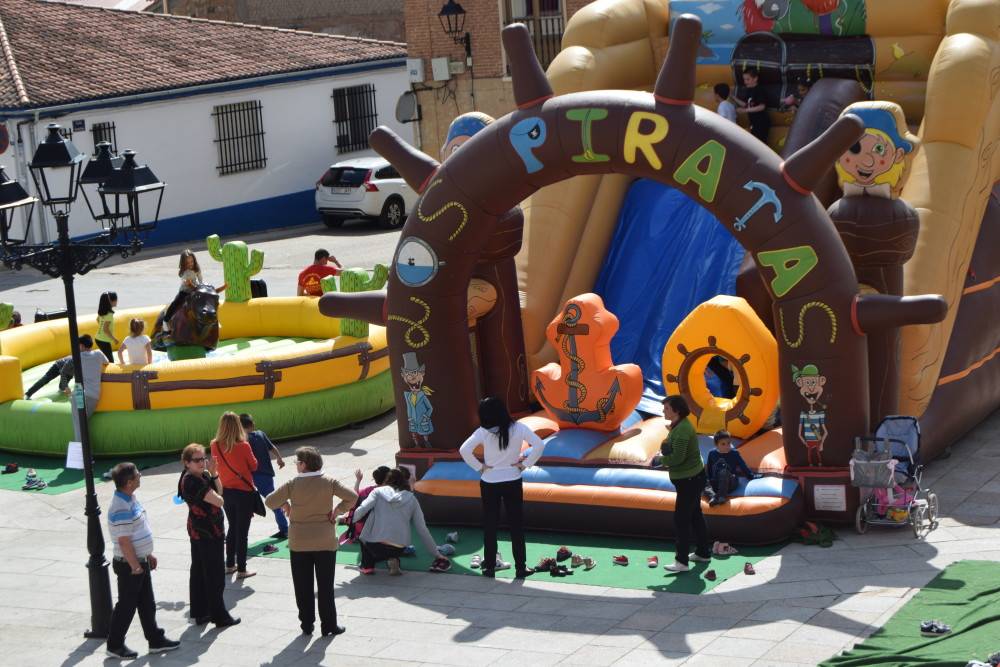 Juegos infantiles y monologo como broche final a las fiestas de San Isidro
